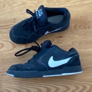 Nike Skeet Jr. 6.0 Black Suede Sneaker (Youth 4)